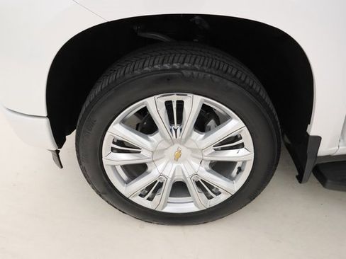 Used 2024 Chevrolet Silverado 1500 High Country w/ Technology Package image 6