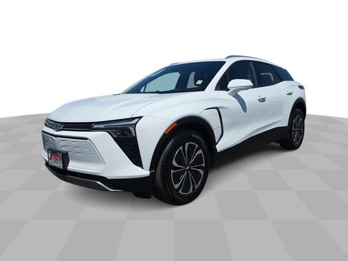 Used 2025 Chevrolet Blazer EV LT AWD/4WD image 4