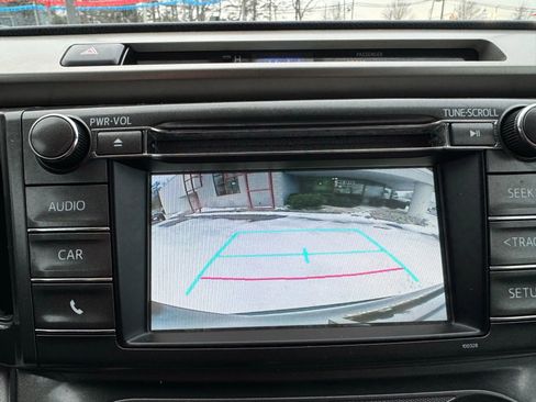 Used 2015 Toyota RAV4 LE image 23