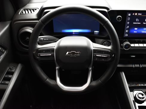 Used 2025 Chevrolet Colorado Trail Boss image 14