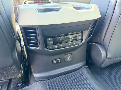 Used 2024 Toyota Sequoia Capstone AWD/4WD image 30