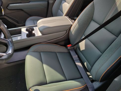 New 2026 GMC Acadia AT4 w/ Luxury Package AWD/4WD image 24