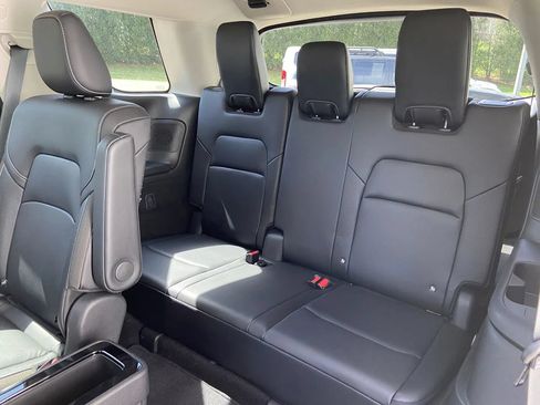 Used 2024 Nissan Pathfinder SL w/ SL Premium Package AWD/4WD image 28