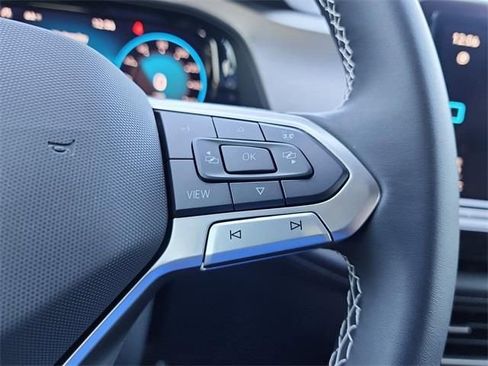 New 2026 Volkswagen Atlas Cross Sport SE image 24