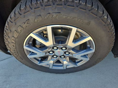 Used 2023 GMC Acadia SLT image 10