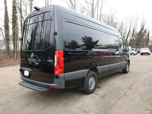 Used 2024 Mercedes-Benz Sprinter 2500 w/ Acoustic Package image 5