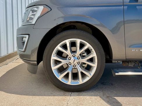 Used 2019 Ford Expedition Platinum AWD/4WD image 32