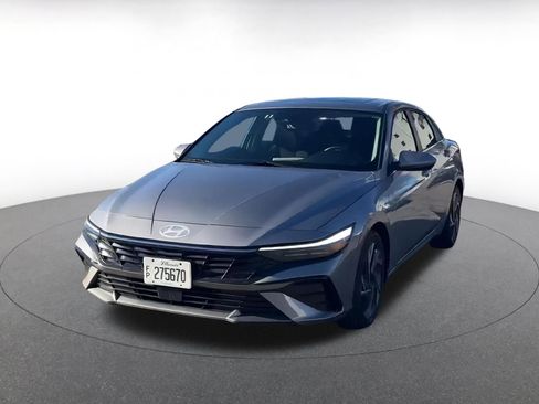 Used 2025 Hyundai Elantra SEL image 7
