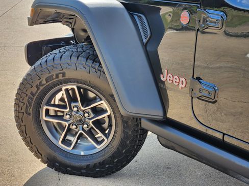 Used 2026 Jeep Gladiator Mojave AWD/4WD image 17