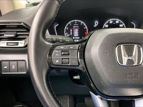 Used 2025 Honda Pilot EX-L image 22