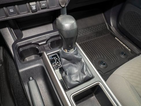 Used 2021 Toyota Tacoma SR5 image 10