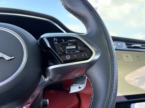 Used 2022 Jaguar F-PACE SVR AWD/4WD image 9