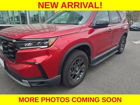 Used 2025 Honda Pilot TrailSport image 5