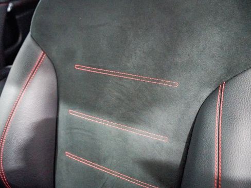 Used 2025 Mercedes-Benz GLB 35 AMG 4MATIC image 26