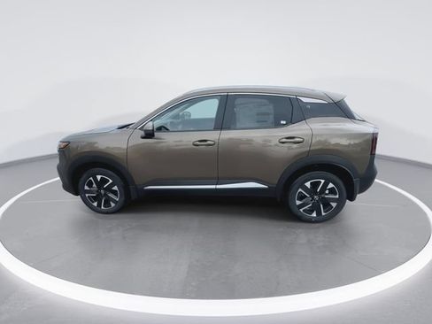 Used 2025 Nissan Kicks SV w/ SV Premium Package AWD/4WD image 5