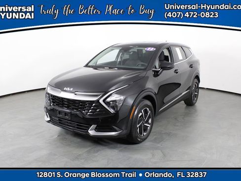 Used 2023 Kia Sportage LX image 1