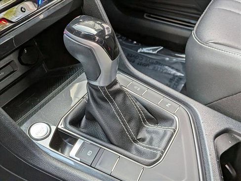 Used 2023 Volkswagen Tiguan SE R-Line FWD image 12