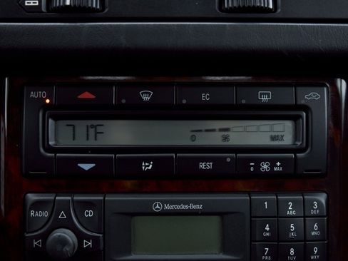 Used 2002 Mercedes-Benz SL 500 w/ SL2 Option Pkg image 64