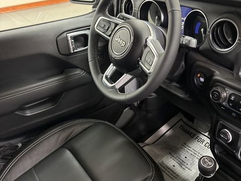 Used 2023 Jeep Wrangler Unlimited Sahara w/ Cold Weather Group image 34