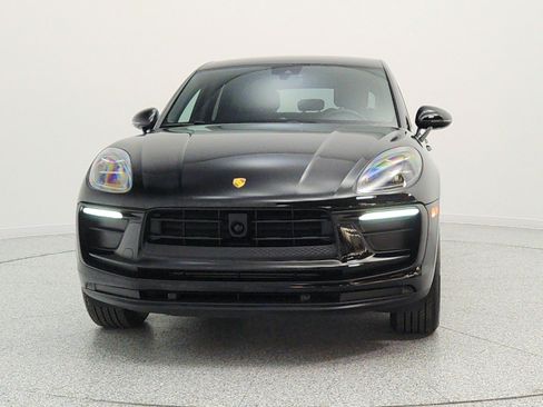 Used 2023 Porsche Macan AWD/4WD image 3