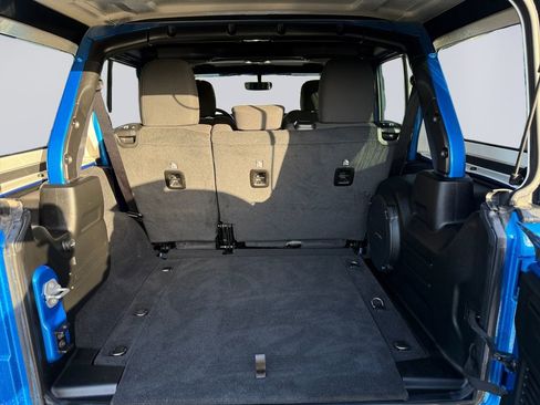 Used 2023 Jeep Wrangler Unlimited Rubicon w/ Xtreme 35 Tire Package image 21