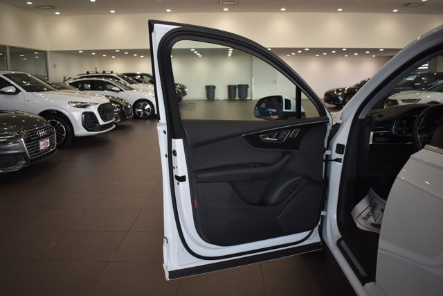 Used 2023 Audi Q7 3.0T Premium AWD/4WD image 9