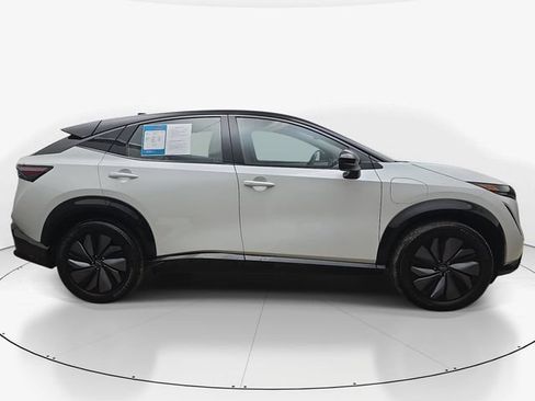 Used 2023 Nissan Ariya AWD image 5