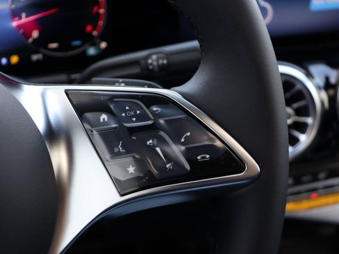 New 2025 Mercedes-Benz GLA 250 GLA 250 image 36