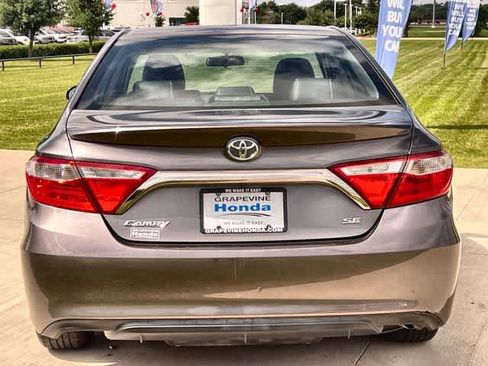 Used 2016 Toyota Camry SE FWD image 6