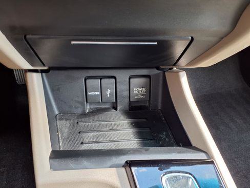 Used 2015 Honda Civic SE image 8