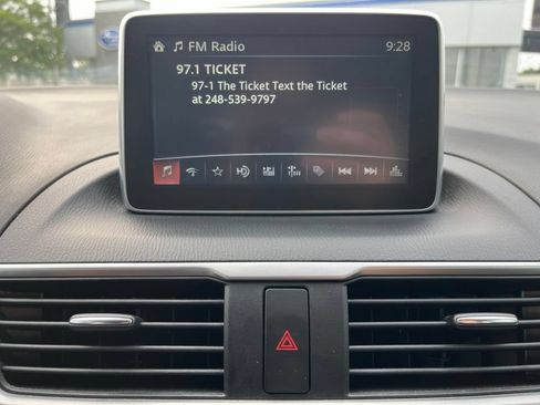 Used 2016 MAZDA MAZDA3 i Touring w/ Popular Equipment Package FWD image 19