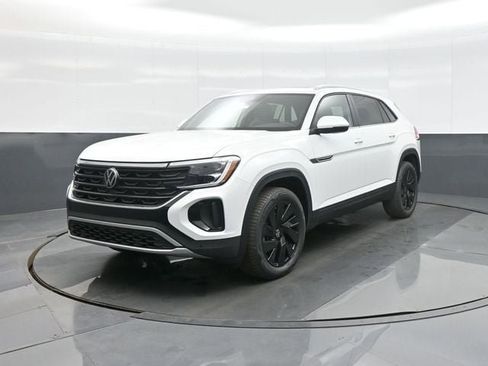 New 2026 Volkswagen Atlas Cross Sport SE image 3