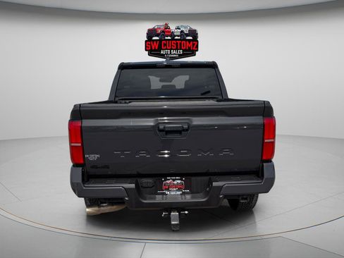 Used 2025 Toyota Tacoma TRD Off-Road AWD/4WD image 6