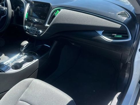 Used 2023 Chevrolet Malibu LT FWD image 6