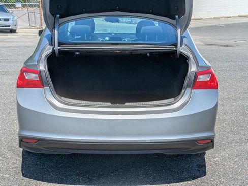 Used 2023 Chevrolet Malibu LT FWD image 8