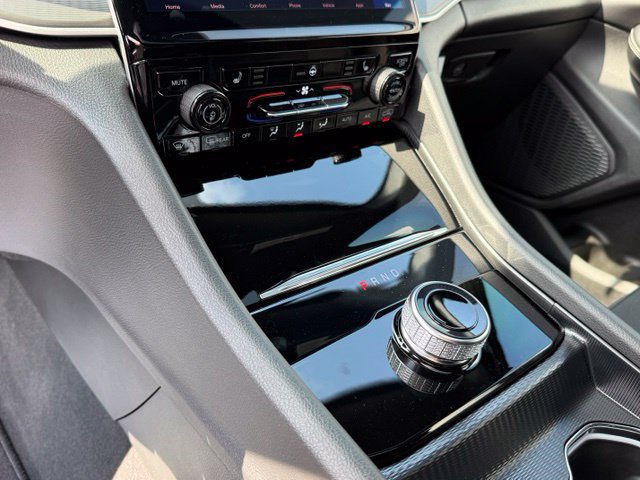 New 2027 Jeep Grand Cherokee Laredo X RWD image 23