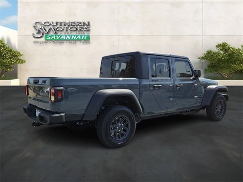 New 2026 Jeep Gladiator Sport AWD/4WD image 5