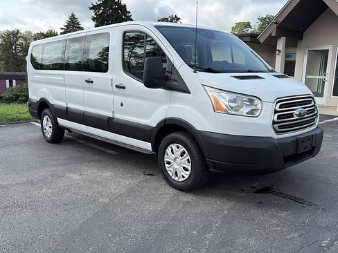 Used 2019 Ford Transit 350 XLT RWD image 3