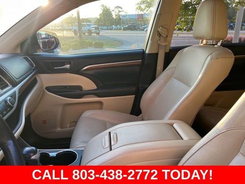 Used 2019 Toyota Highlander Limited image 10