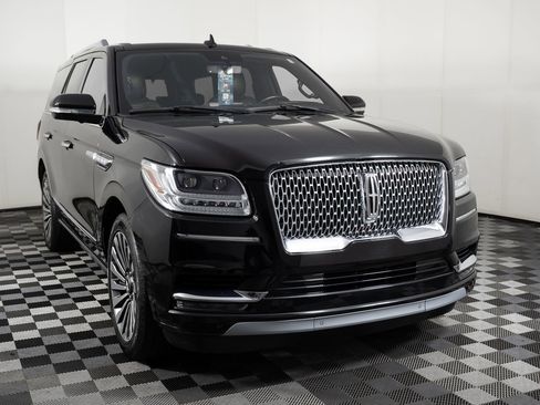 Used 2019 Lincoln Navigator Reserve image 10