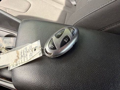 Used 2024 Hyundai Elantra SEL FWD image 36
