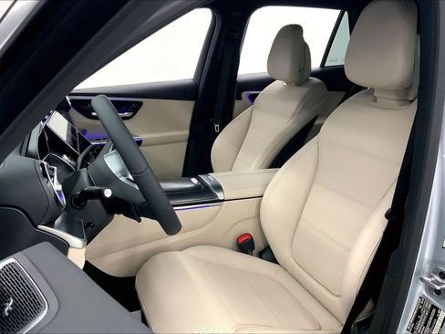 Used 2026 Mercedes-Benz GLC 300 image 21