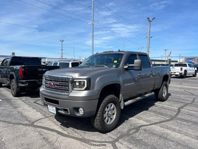 Used 2013 GMC Sierra 2500 Denali w/ Suspension Package, Off-Road AWD/4WD image 1