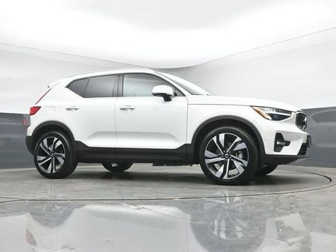 Used 2023 Volvo XC40 B5 Plus w/ Protection Package Premier AWD/4WD image 37