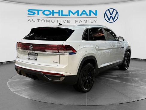 Used 2024 Volkswagen Atlas Cross Sport SE w/ Panoramic Sunroof Package AWD/4WD image 4