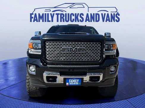 Used 2017 GMC Sierra 2500 Denali AWD/4WD image 8