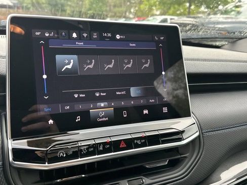 New 2026 Jeep Compass Limited image 25