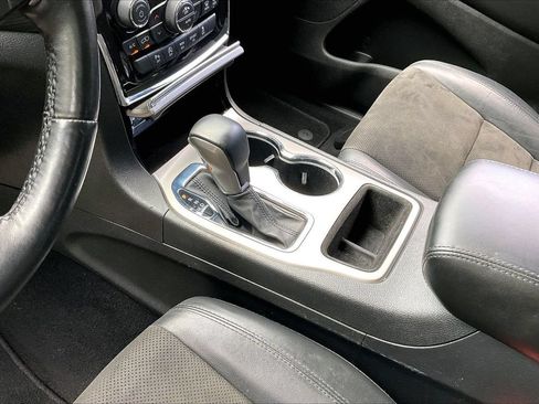 Used 2019 Jeep Grand Cherokee Altitude AWD/4WD image 32