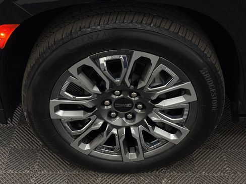 Used 2023 GMC Yukon XL Denali Ultimate w/ LPO, Floor Liner Package AWD/4WD image 18