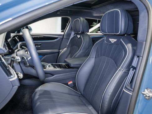 Certified 2024 Bentley Flying Spur V8 AWD/4WD image 19